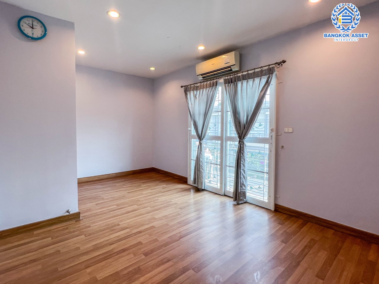 ทาวน์เฮ้าส์มือสองย่านนครปฐม ม.พฤกษาทาวน์เน็กซ์ ปิ่นเกล้า-พุทธมณฑลสาย4 บนเนื้อที่ 16 ตร.ว. ฟังก์ชัน 3 ห้องนอน 2 ห้องน้ำ 1 ที่จอดรถ เดินทางสะดวก บนทำเลเชื่อมต่อถ.พุทธมณฑลสาย4, ถ.บรมราชชนนี, ถ.เพชรเกษม ใกล้ ม.มหิดล และเซ็นทรัลศาลายา